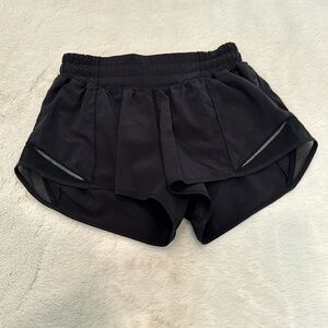 Lululemon Hotty Hot 2.5” Short